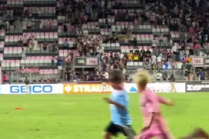 庆幸离开尤文！23岁巴西前锋夺金靴：44场独造34球！身价涨了6倍（离开尤文真明智！23岁巴西锋霸加冕金靴：44战造34球，身价暴涨6倍）