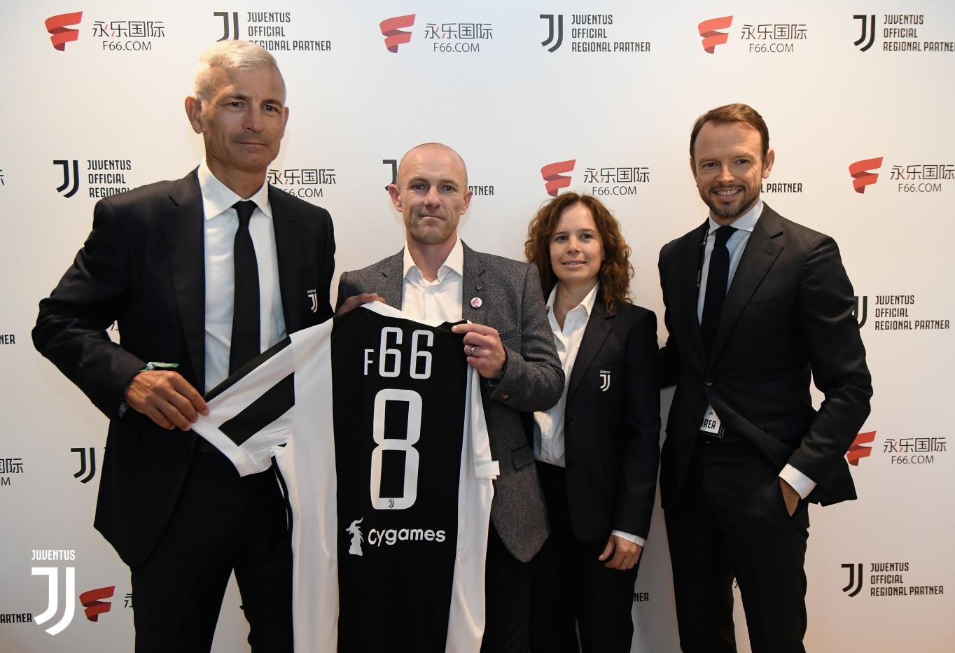 毕包主帅：亚马尔现在还不好跟梅西比，回诺坎普比赛让人期待（毕巴主帅：亚马尔尚难与梅西相提并论，回归诺坎普之战令人期待）