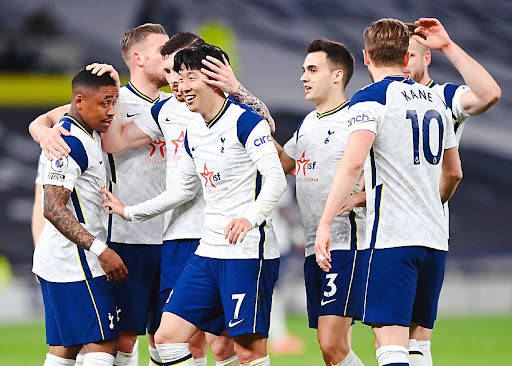 不是，美国现在十几岁的女孩子都能这么投篮了吗（现在的美国少女投篮都这么强了吗？）