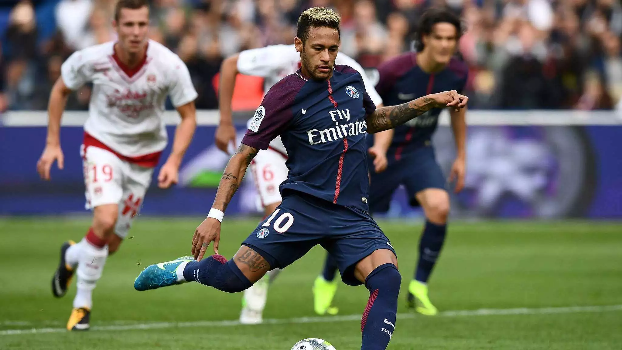 哈登的巅峰数据和实力，当年被低估了，他值得多一个MVP？（哈登巅峰被低估？数据与实力证明他本该再拿一座MVP）