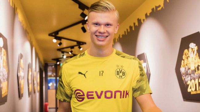 欧文突破防守助攻制胜（欧文强突妙传送出制胜助攻）