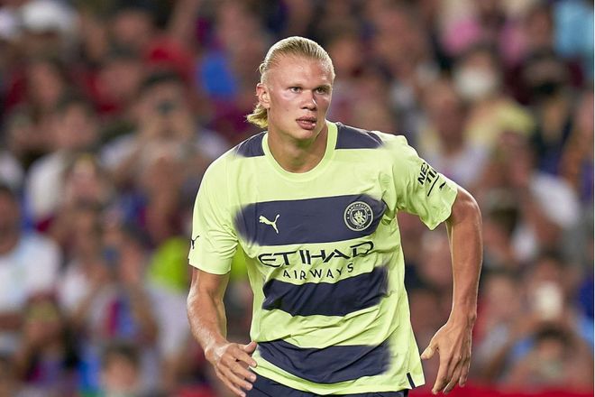 媒体人：今天于汉超将前往教练员培训班报到（媒体人透露：于汉超今日赴教练员培训班报到）